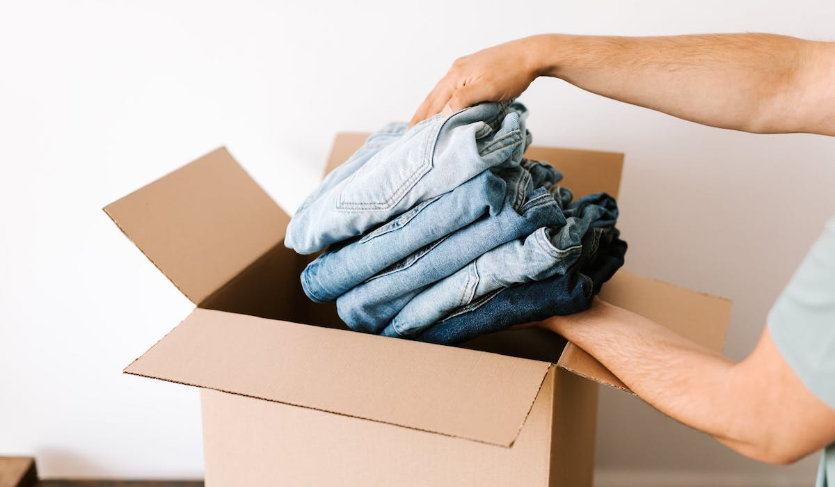 Cajas de cartón para ropa ventajas y protección garantizada